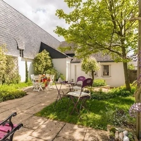 House La Touche